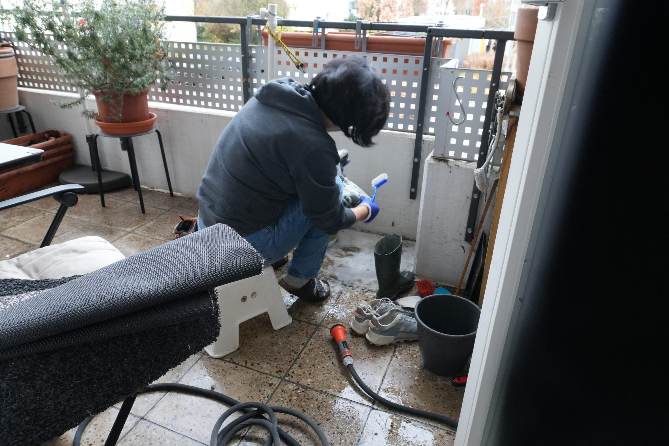 Schuhe von Hand waschen – ein kleines Ritual aus meiner Kindheit